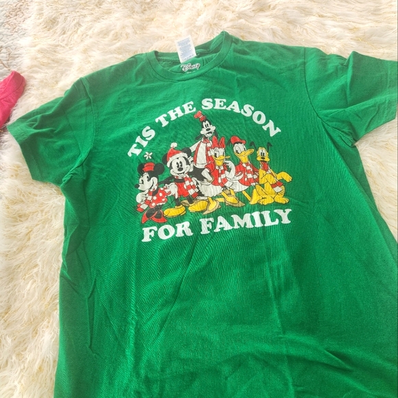 Christmas T-shirt - Picture 1 of 4